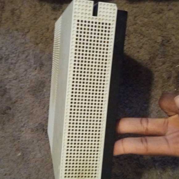 Console - Picture 2 of 4